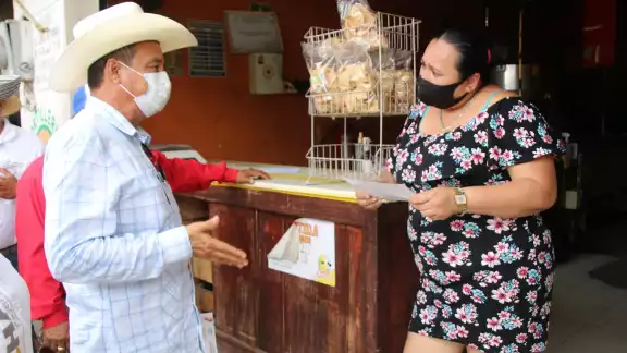 Aseguran que los candidatos generan aglomeraciones que rompen con la sana distancia Aseguran que los candidatos generan aglomeraciones que rompen con la sana distancia