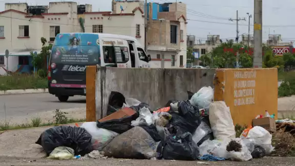Las bolsas de basura se acumulan en tiraderos en vía pública en Cancún ante la falta de recoja de basura en puntos de la ciudad Las bolsas de basura se acumulan en tiraderos en vía pública en Cancún ante la falta de recoja de basura en puntos de la ciudad