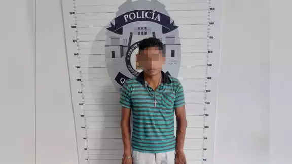 El albañil acapulqueño fue llevado a la Fiscalía General de Quintana Roo luego de haberle hallado dosis de drogas en Cancún El albañil acapulqueño fue llevado a la Fiscalía General de Quintana Roo luego de haberle hallado dosis de drogas en Cancún