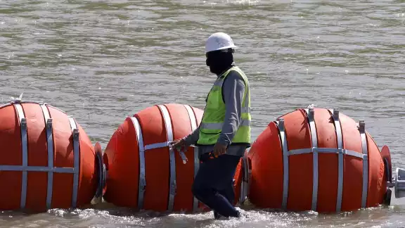 EU ordena retirar boyas del Río Bravo colocadas por Gobierno de Texas EU ordena retirar boyas del Río Bravo colocadas por Gobierno de Texas