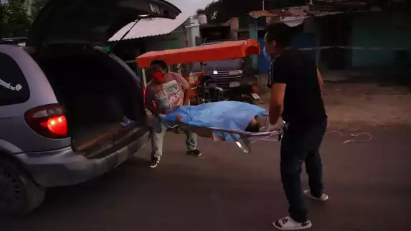 Especialista asegura que el detonante para que los adolescentes tomen la decisión de quitarse la vida está relacionado a la falta de control de sus emociones Especialista asegura que el detonante para que los adolescentes tomen la decisión de quitarse la vida está relacionado a la falta de control de sus emociones