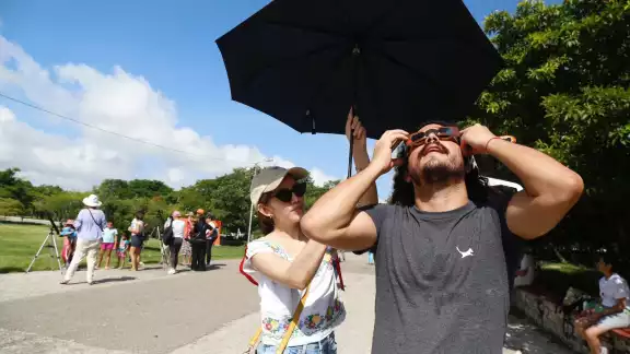 Cientos de personas atestiguarán el Eclipse solar desde la Península de Yucatán Cientos de personas atestiguarán el Eclipse solar desde la Península de Yucatán