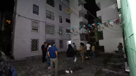Sismo de 7.1 grados sacude a México y la CDMX Sismo de 7.1 grados sacude a México y la CDMX