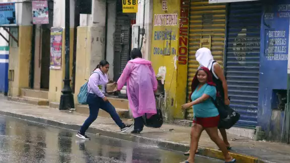 Se espera que las lluvias sean fuertes durante este miércoles en Mérida