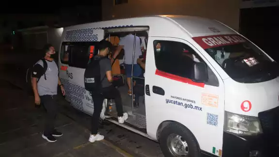 El transporte funciona de miércoles a sábado, de 23:00 a 5:00 horas. Por la demanda se aumentaron las unidades de 37 a 40 El transporte funciona de miércoles a sábado, de 23:00 a 5:00 horas. Por la demanda se aumentaron las unidades de 37 a 40