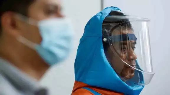 XE Ingeniería Médica desarrolla trajes contra el COVID-19 (EFE) XE Ingeniería Médica desarrolla trajes contra el COVID-19 (EFE)