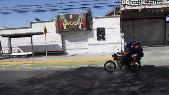 Hasta antes de la pandemia estos lugares ofrecían empleo a unas dos mil 400 personas, entre meseros, garroteros, seguridad, cantineros, cocineros y bailarinas Hasta antes de la pandemia estos lugares ofrecían empleo a unas dos mil 400 personas, entre meseros, garroteros, seguridad, cantineros, cocineros y bailarinas