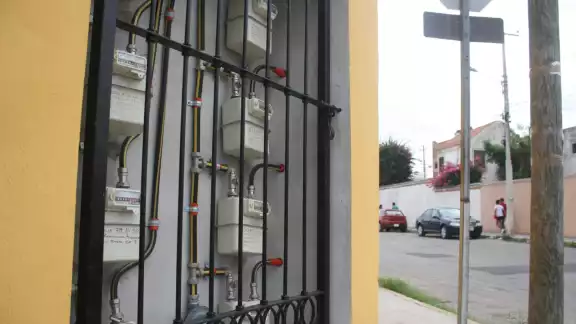 Tanto la empresa como las autoridades municipales no dieron información adecuada sobre la instalación, en perjuicio de más de 29 mil personas Tanto la empresa como las autoridades municipales no dieron información adecuada sobre la instalación, en perjuicio de más de 29 mil personas