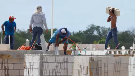La mayoría de los albañiles buscan oportunidades en Cancún o en la Riviera Maya