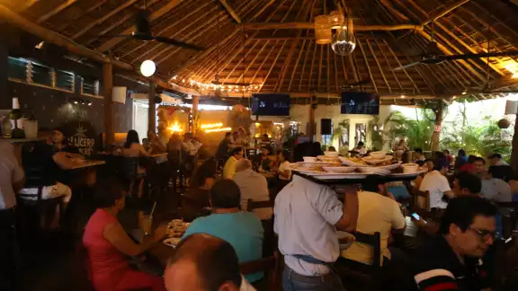 Empresarios de Yucatán dicen que los apagones han impactado su línea de producción Empresarios de Yucatán dicen que los apagones han impactado su línea de producción