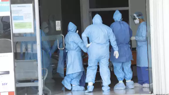 Le quedaron diversas secuelas de la enfermedad que tuvo, como fue la pérdida de 19 kilos, insomnio, dolores en la espalda, así como un problema de la vista