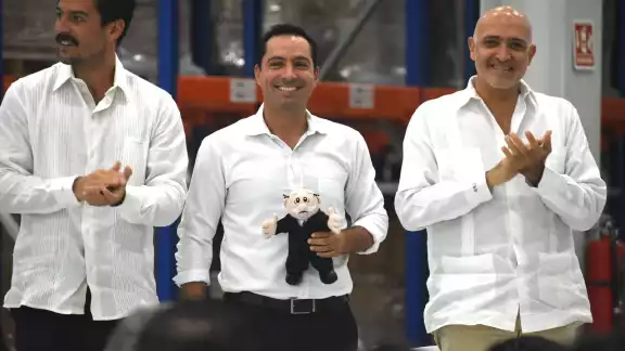 Mauricio Vila inauguró el nuevo Centro de Distribución de Farmacias Similares en Kanasín, Yucatán Mauricio Vila inauguró el nuevo Centro de Distribución de Farmacias Similares en Kanasín, Yucatán