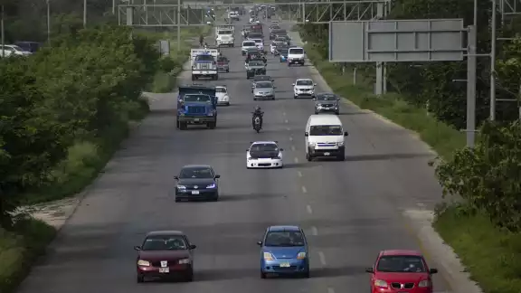 El exceso de velocidad fue el principal motivo de multa entre conductores, con seis mil 042 sanciones; la segunda por estacionarse en doble fila o en lugar prohibido
