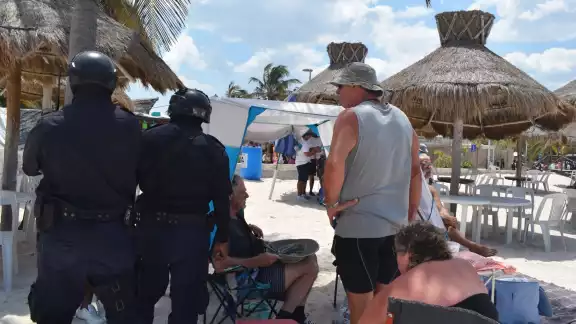 Turistas aseguraron que han tenido altertados con los palaperos en el área de playa de Progreso