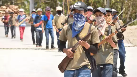 Niños autodefensas de Guerrero