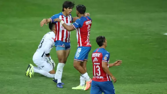 Foto: Twitter @Chivas
