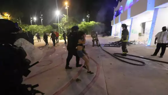 Las organizaciones europeas se mostraron preocupadas por la represión policiaca ocurrida en Cancún, indicó el Comité del 9N