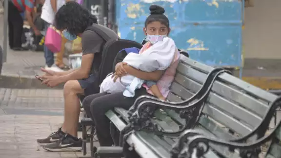El 80 por ciento de las jóvenes de Yucatán no toma el rol de madre y pasa la responsabilidad a sus padres El 80 por ciento de las jóvenes de Yucatán no toma el rol de madre y pasa la responsabilidad a sus padres