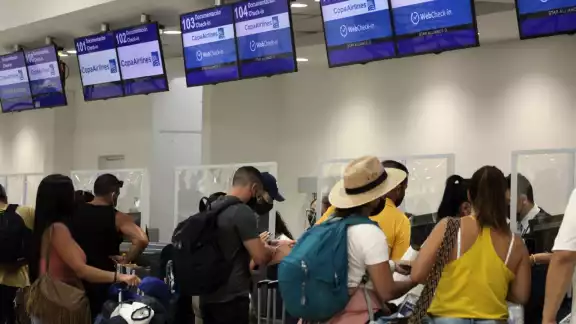 En el aeropuerto de Cancún no han notificado sobre restricciones para aceptar pruebas PCR de Marbú Salud