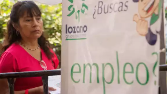 En comparación con noviembre de 2020 la población desocupada descendió en 252.000 personas