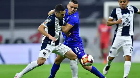 En un duelo de favoritos al título, Cementeros y Rayados se verán las caras por el Repechaje y aquí te decimos dónde verlo en vivo