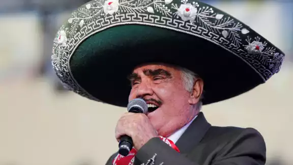 El cantante mexicano recibió un premio póstumo
