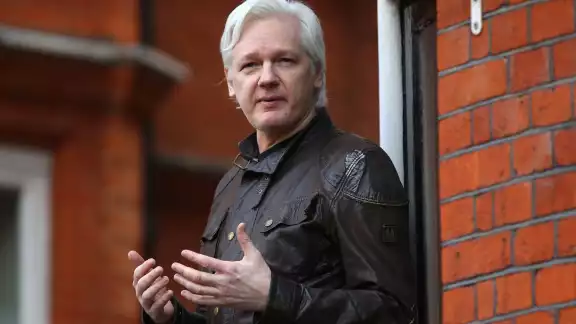 Julian Assange, fundador de WikiLeaks, tiene cuatro semanas para apelar la orden de extradición Julian Assange, fundador de WikiLeaks, tiene cuatro semanas para apelar la orden de extradición