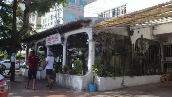 Nunca enseñaron la orden y sólo amenazaban y se burlaban de la gente Nunca enseñaron la orden y sólo amenazaban y se burlaban de la gente