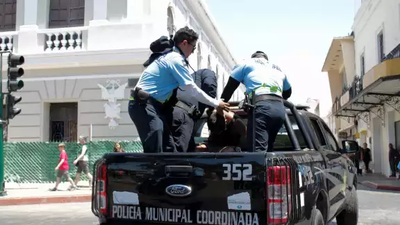 El joven fue llevado a la comandancia de la policía de Mérida El joven fue llevado a la comandancia de la policía de Mérida
