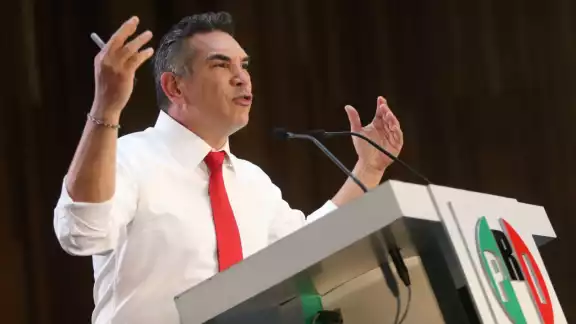 Con las virtuales pérdidas en Hidalgo y Oaxaca, el dirigente partidista ha enfrentado 10 descalabros en dos años al frente del PRI Con las virtuales pérdidas en Hidalgo y Oaxaca, el dirigente partidista ha enfrentado 10 descalabros en dos años al frente del PRI