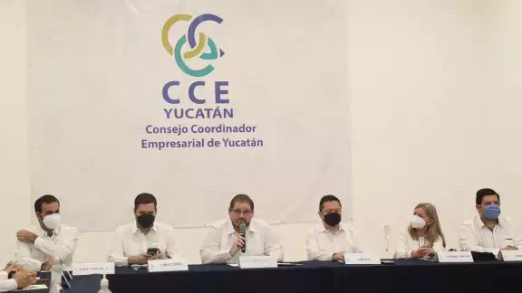 El nuevo Presidente del CCE Yucatán expuso que su trabajo va encaminado a trabajar en estrategias para atender el problema del comercio informal El nuevo Presidente del CCE Yucatán expuso que su trabajo va encaminado a trabajar en estrategias para atender el problema del comercio informal