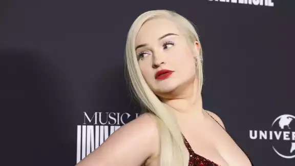 Kim es considerad la primera mujer trans en ganar un premio Grammy. Foto:Especial