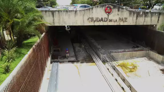 La empresa a cargo del Paso Deprimido pidió una ampliación de 12 días para reponer el retraso de las lluvias