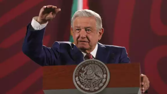 AMLO recibe Premio del Día Mundial sin Tabaco de la OMS
AMLO recibe Premio del Día Mundial sin Tabaco de la OMS