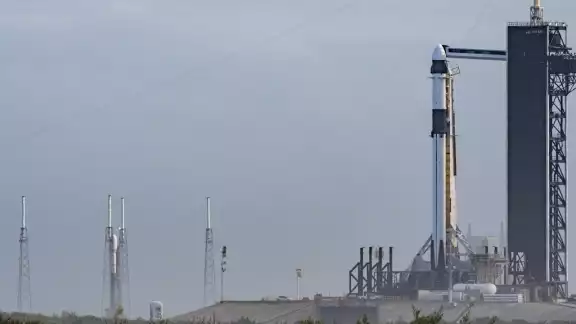 NASA y SpaceX posponen el despegue de misión de abastecimiento a la EEI NASA y SpaceX posponen el despegue de misión de abastecimiento a la EEI