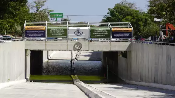 La compañía encargada de la rehabilitación del Paso Deprimido en Prolongación de Montejo y Circuito Colonias no aparece en la lista oficial de proveedores La compañía encargada de la rehabilitación del Paso Deprimido en Prolongación de Montejo y Circuito Colonias no aparece en la lista oficial de proveedores