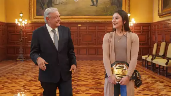 AMLO aplaudió el desempeño de Alexa Grasso AMLO aplaudió el desempeño de Alexa Grasso