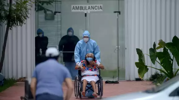 De acuerdo con Salud, no hay indicios de que la variante cause enfermedad grave De acuerdo con Salud, no hay indicios de que la variante cause enfermedad grave