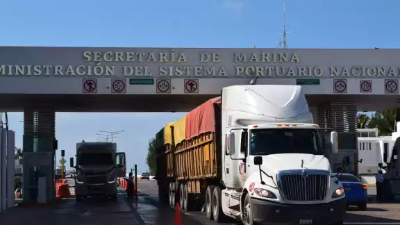 Los contenedores se encuentran retenidos en el muelle de Progreso Los contenedores se encuentran retenidos en el muelle de Progreso