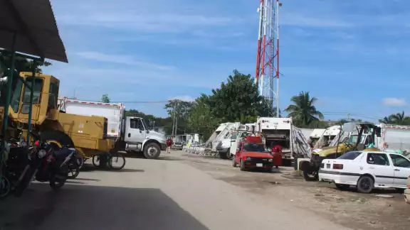 Por protesta, familias se quedan sin recoleta de basura en Chetumal