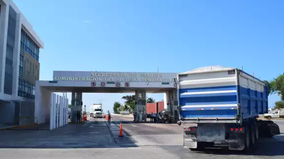 Esta semana llegó al puerto la turbina de gas más grande del mundo Esta semana llegó al puerto la turbina de gas más grande del mundo