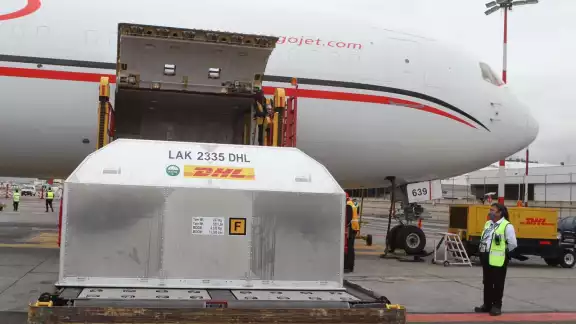 Con este embarque, México acumula 33.6 millones de dosis de este biológico Con este embarque, México acumula 33.6 millones de dosis de este biológico