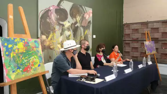 El evento será a beneficio de la Asociación Construyendo Sonrisas, cuyos trabajos también formarán parte de las galerías y contará con 27 obras de 13 artistas
