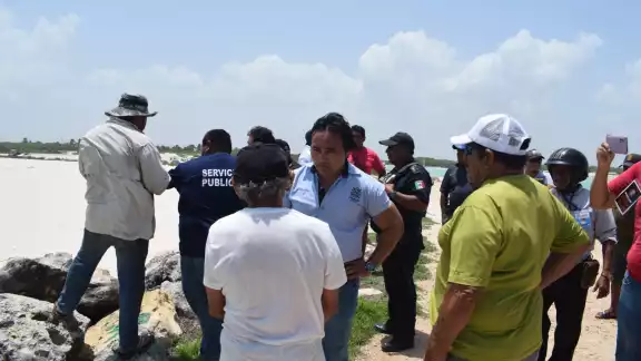Pescadores enfrentaron a funcionarios del Ayuntamiento de Progreso Pescadores enfrentaron a funcionarios del Ayuntamiento de Progreso
