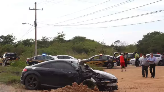 En el accidente estuvieron involucrados tres automóviles; una camioneta Nissan, un Audi y un Toyota