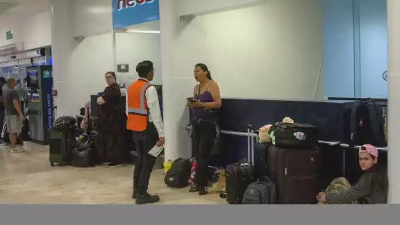 Ha tenido problemas con personal del lugar, por su acompañante Ha tenido problemas con personal del lugar, por su acompañante