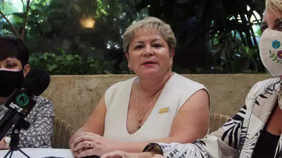 La presidente de AMMJE pide prontas acciones sobre ambos temas La presidente de AMMJE pide prontas acciones sobre ambos temas