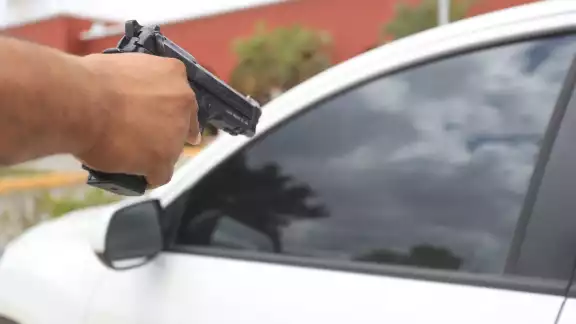 Aseguran que cárteles tienen armamento de manufactura americana y de uso exclusivo de las Fuerzas Armadas, por lo que se unen para sacarlas de circulación Aseguran que cárteles tienen armamento de manufactura americana y de uso exclusivo de las Fuerzas Armadas, por lo que se unen para sacarlas de circulación