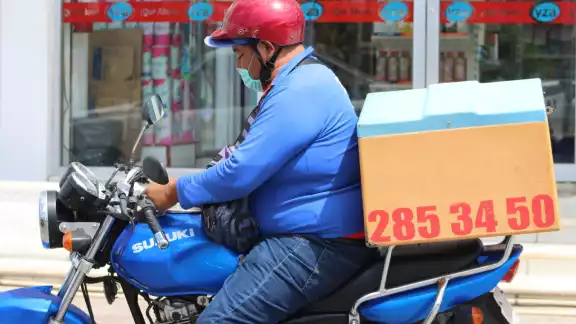Juan Ángel vio en el servicio de diligencias una oportunidad para llevar el sustento a su hogar Juan Ángel vio en el servicio de diligencias una oportunidad para llevar el sustento a su hogar