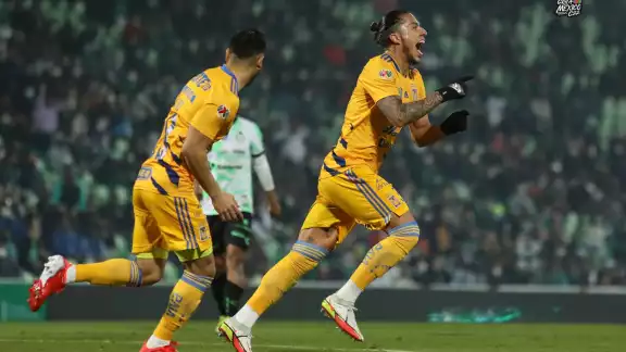 Carlos Salcedo consiguió el gol del empate al minuto 93 Carlos Salcedo consiguió el gol del empate al minuto 93